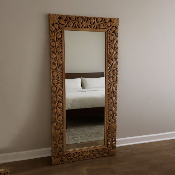 Lumora – Handcarved Sheesham Wood Mirror with Vintage Look | Wooden Slice